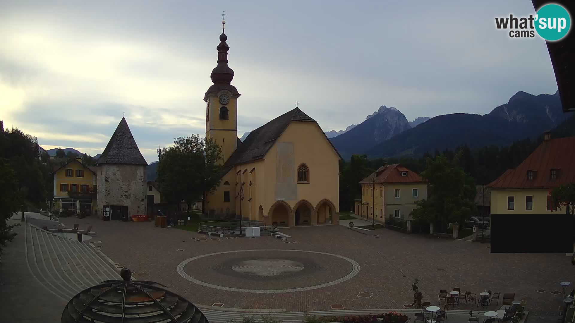 Tarvisio – plaza Unità / Iglesia SS.Pietro e Paolo Apostoli