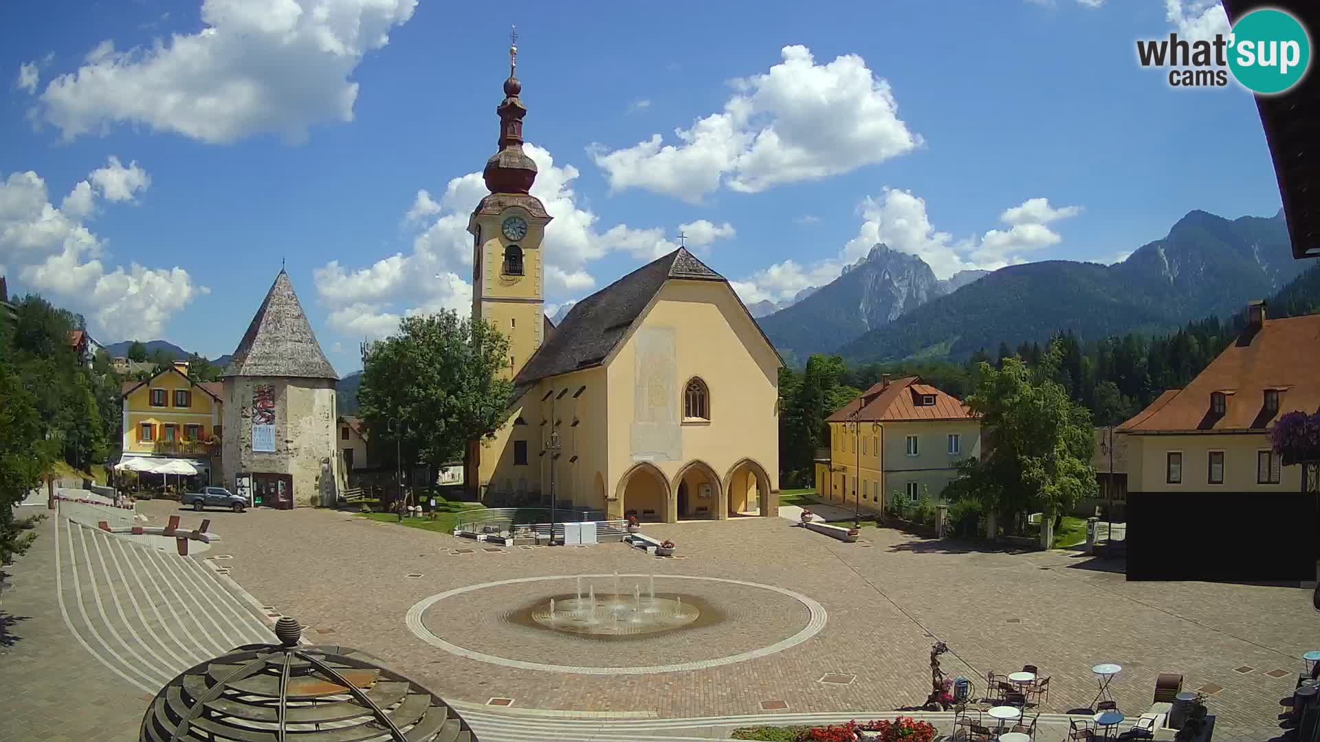 Tarvis – Platz Unità / Kirche SS.Pietro und Paolo Apostoli