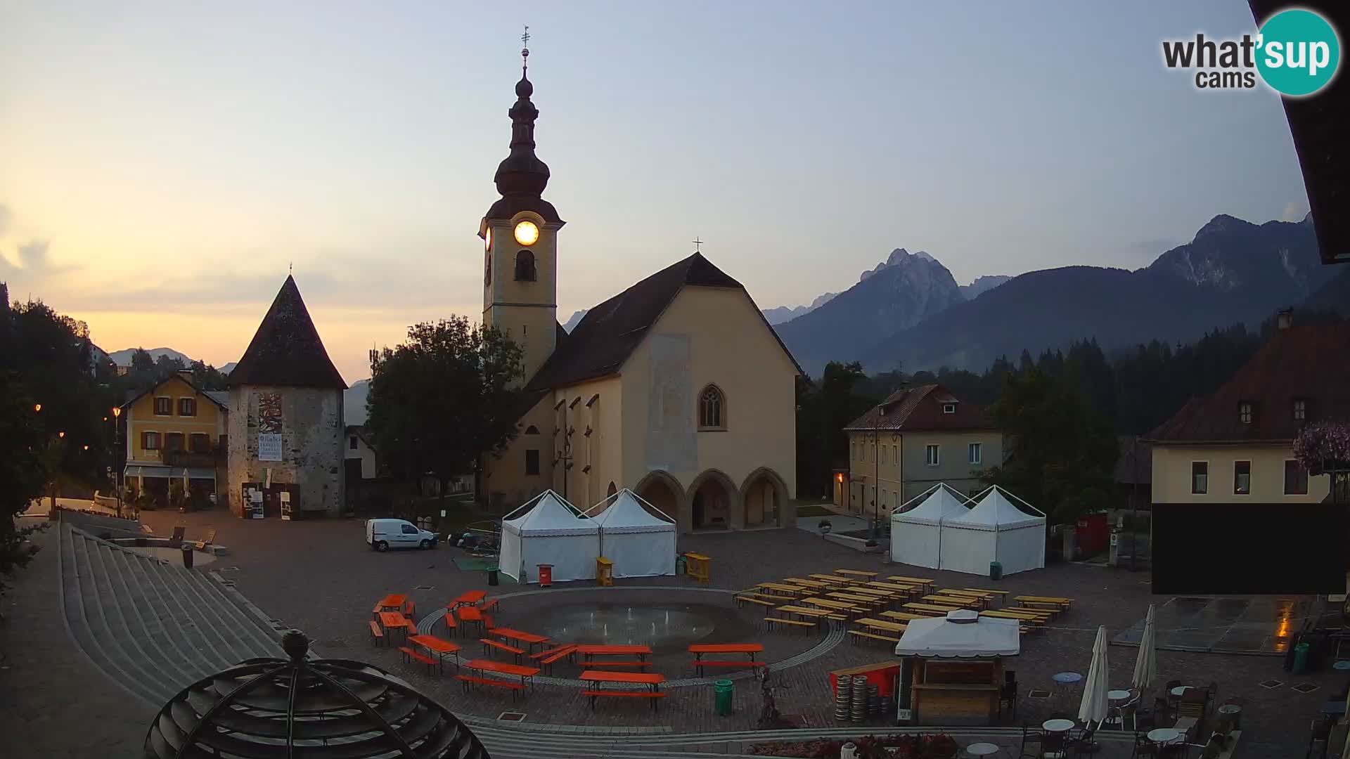 Tarvisio – plaza Unità / Iglesia SS.Pietro e Paolo Apostoli