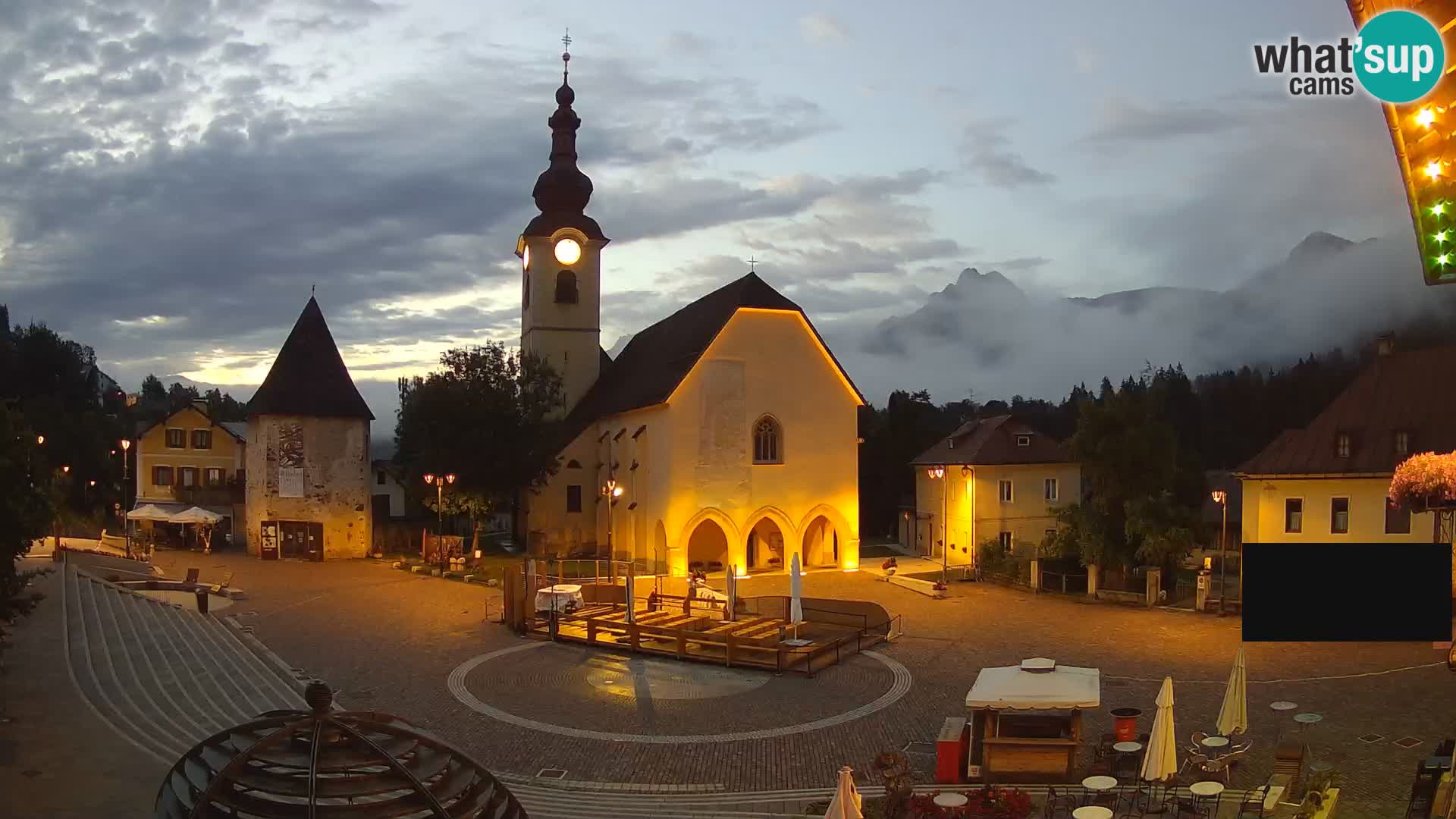 Tarvisio – plaza Unità / Iglesia SS.Pietro e Paolo Apostoli