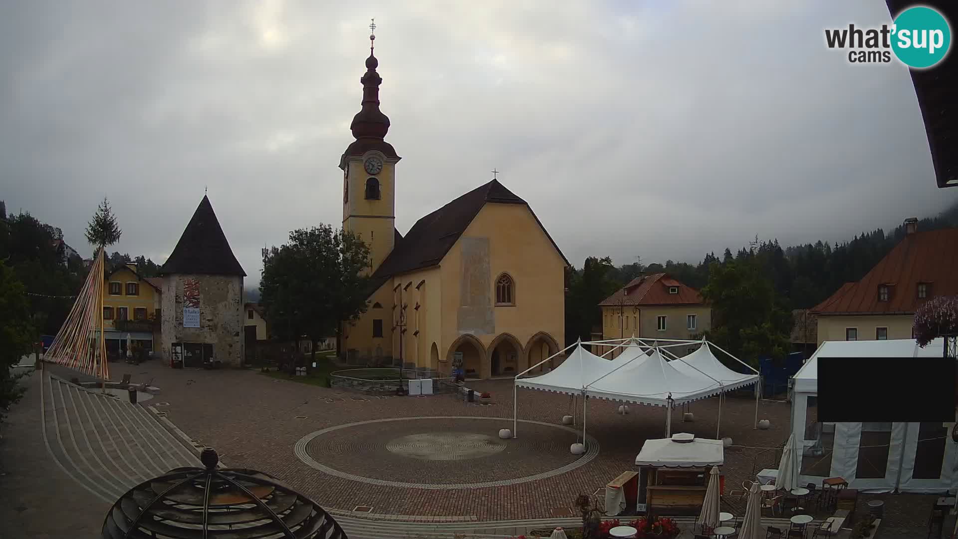 Tarvisio – plaza Unità / Iglesia SS.Pietro e Paolo Apostoli
