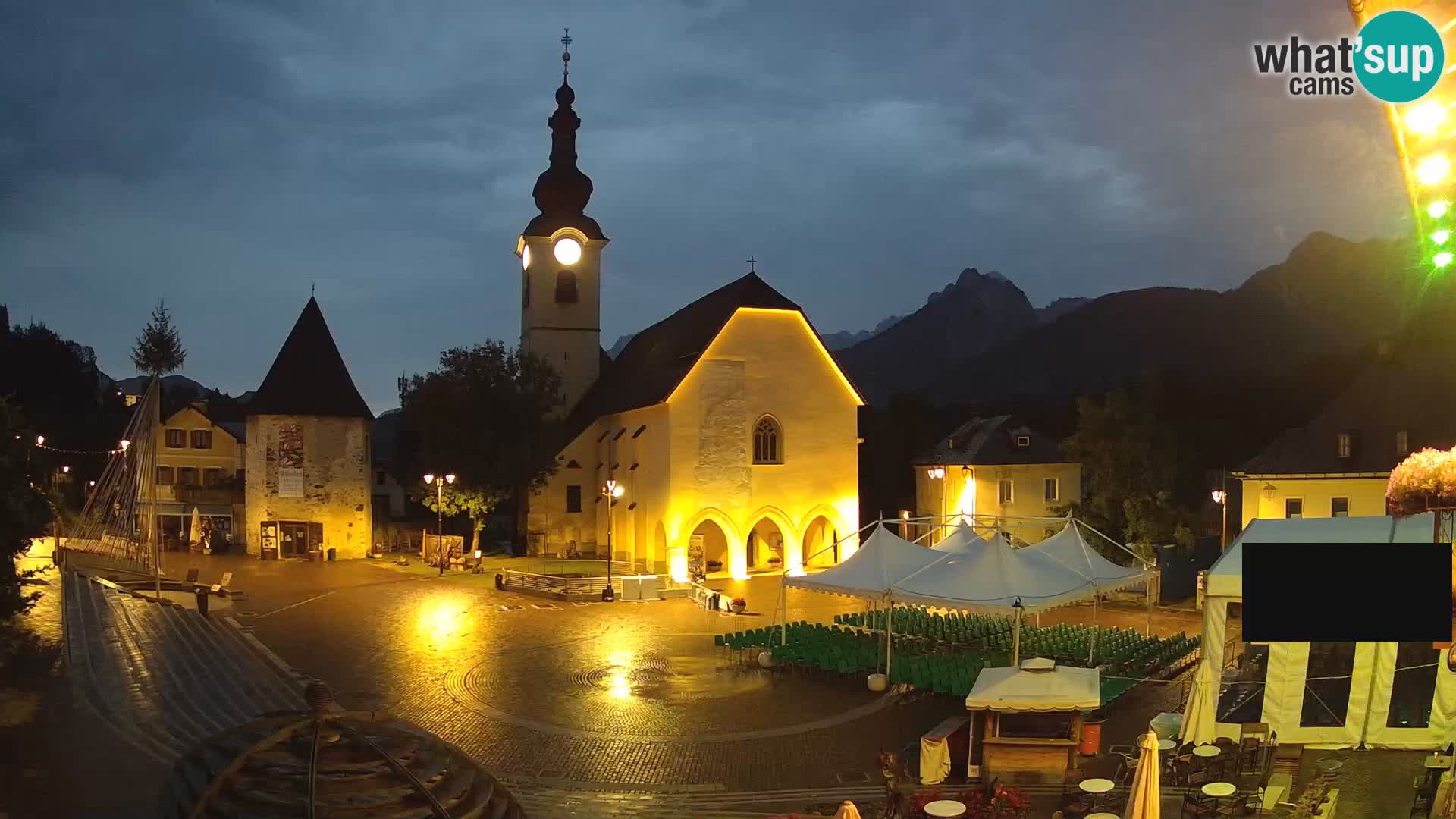 Tarvisio – plaza Unità / Iglesia SS.Pietro e Paolo Apostoli