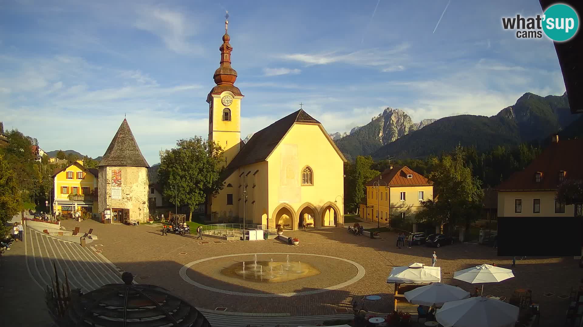 Tarvisio – plaza Unità / Iglesia SS.Pietro e Paolo Apostoli