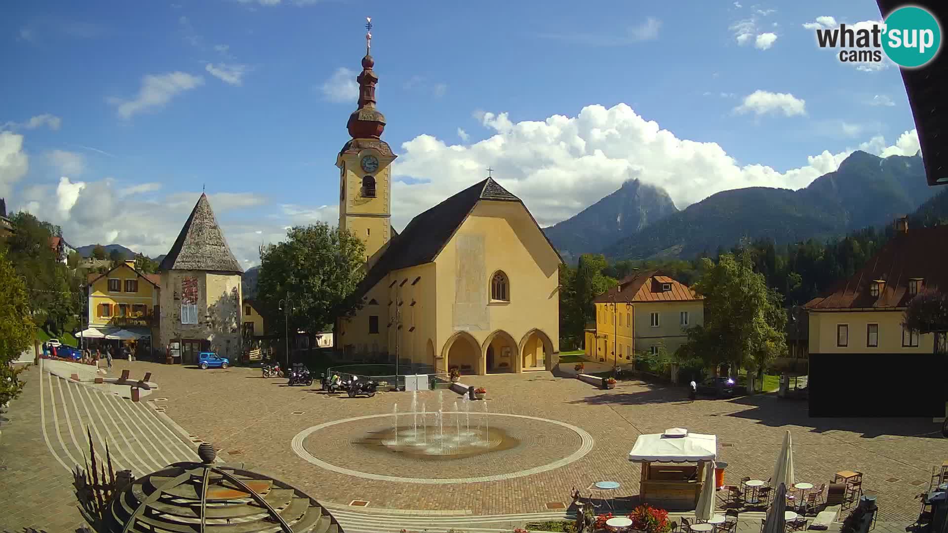 Tarvisio – plaza Unità / Iglesia SS.Pietro e Paolo Apostoli