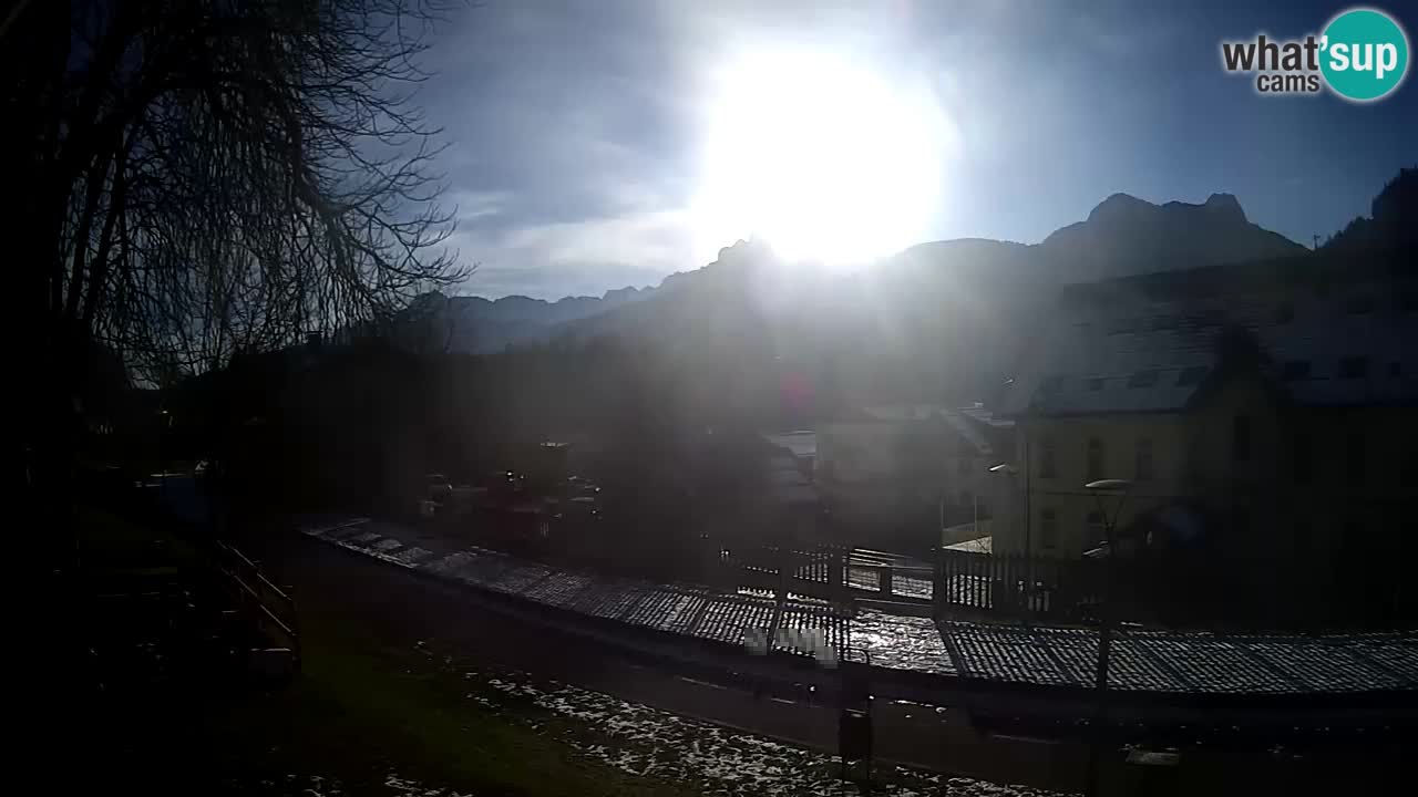 Tarvisio Live webcam – pista ciclabile e il gruppo del Mangart