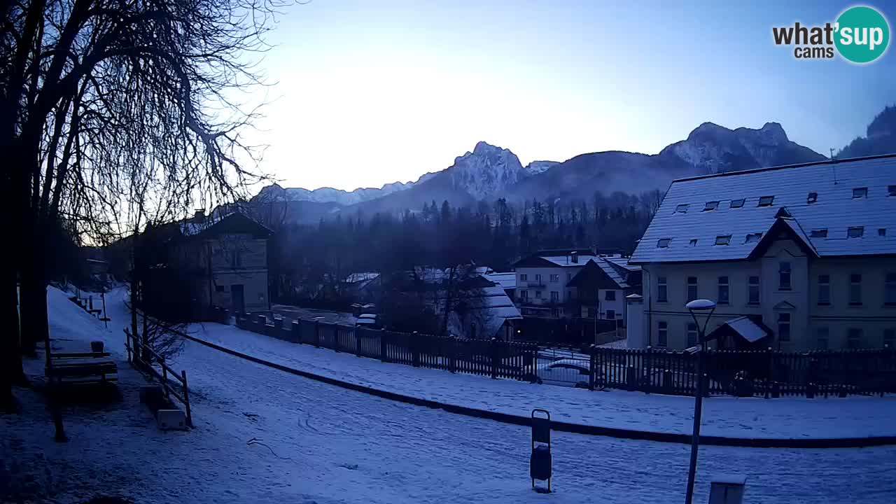 Tarvisio webcam – Bicycle lane and Mangart mountain