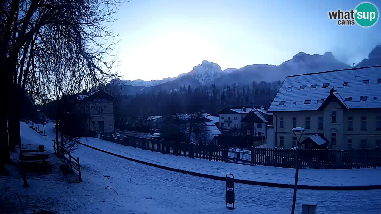 Tarvisio Live webcam – pista ciclabile e il gruppo del Mangart