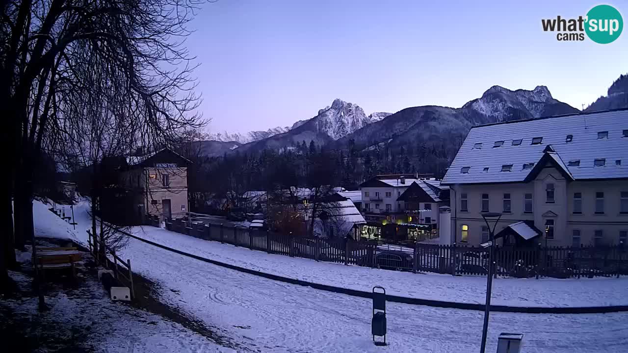 Tarvisio Live webcam – pista ciclabile e il gruppo del Mangart