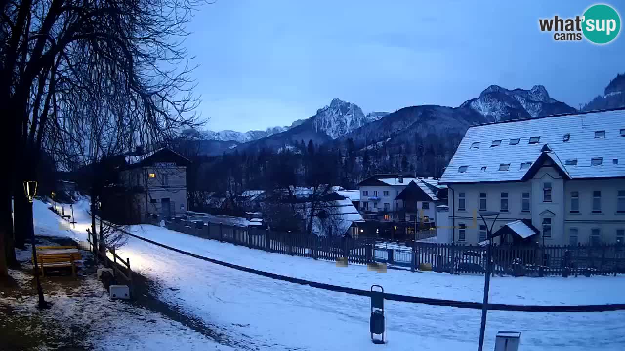 Tarvisio webcam – Bicycle lane and Mangart mountain