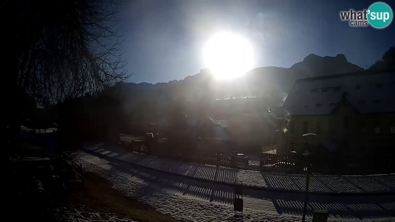 Tarvisio Live webcam – pista ciclabile e il gruppo del Mangart