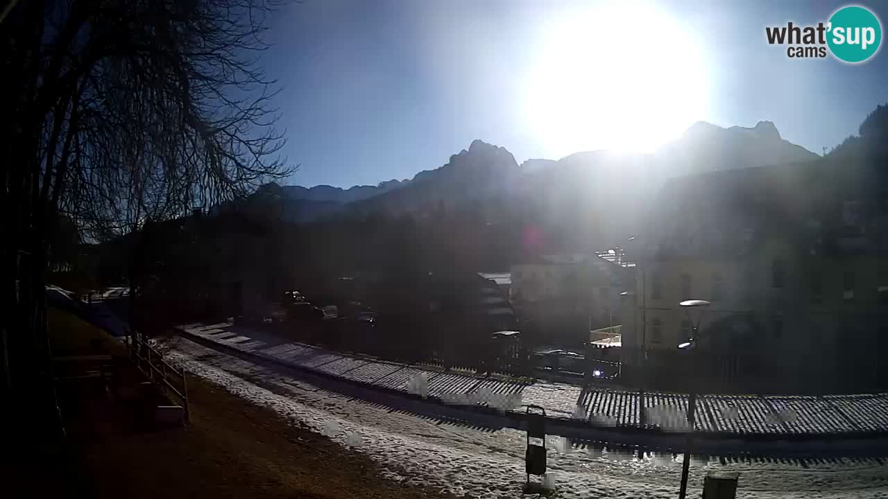 Tarvisio Live webcam – pista ciclabile e il gruppo del Mangart