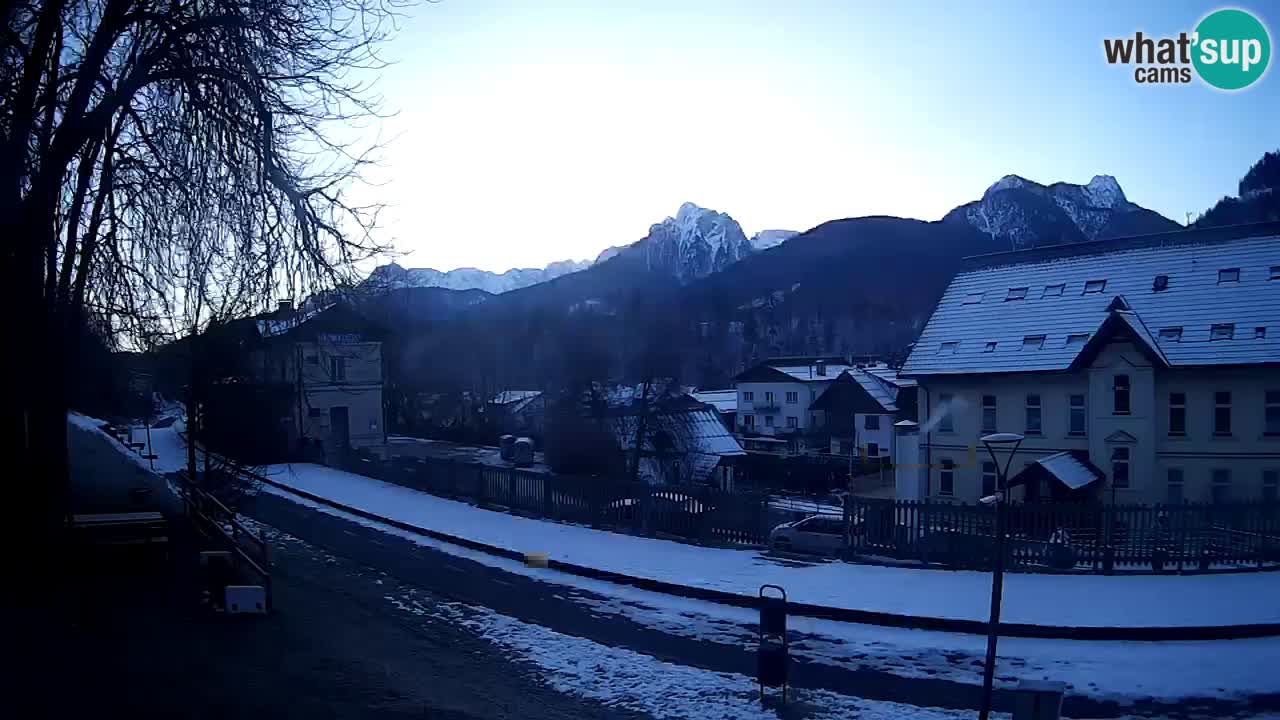 Tarvisio webcam – Bicycle lane and Mangart mountain