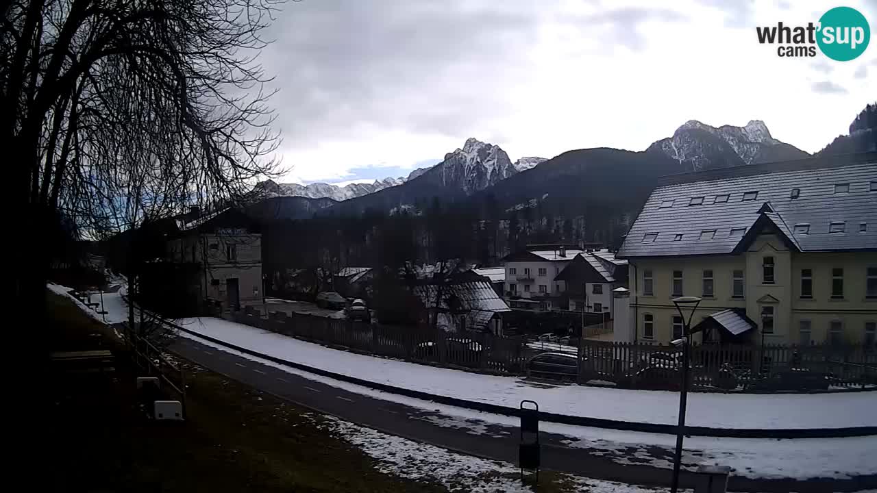 Tarvisio webcam – Bicycle lane and Mangart mountain