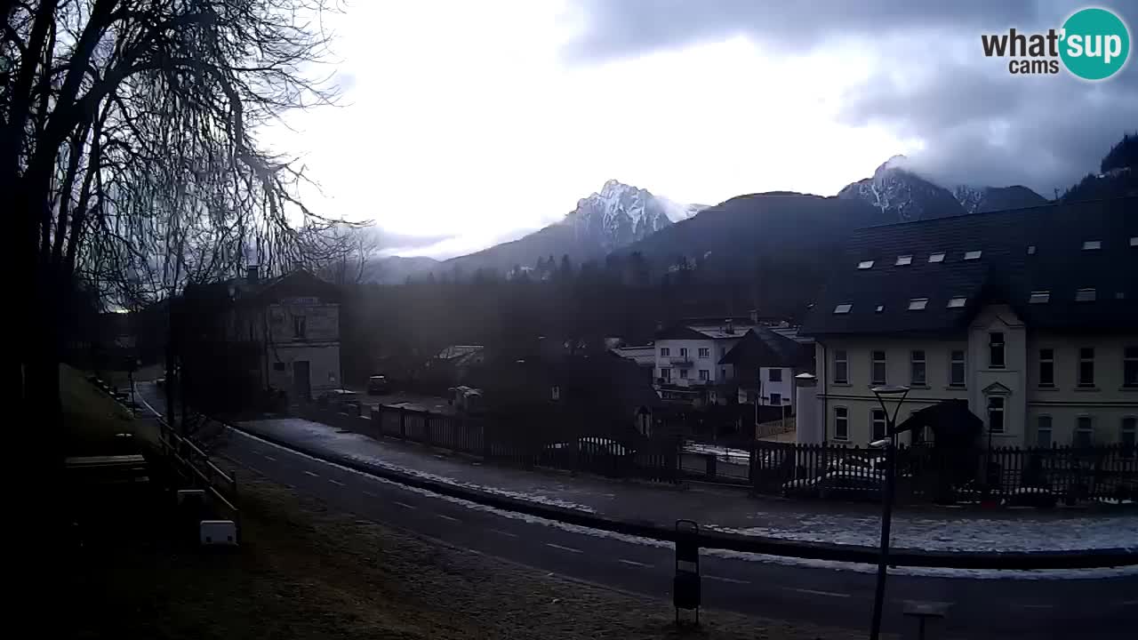 Tarvisio webcam – Bicycle lane and Mangart mountain