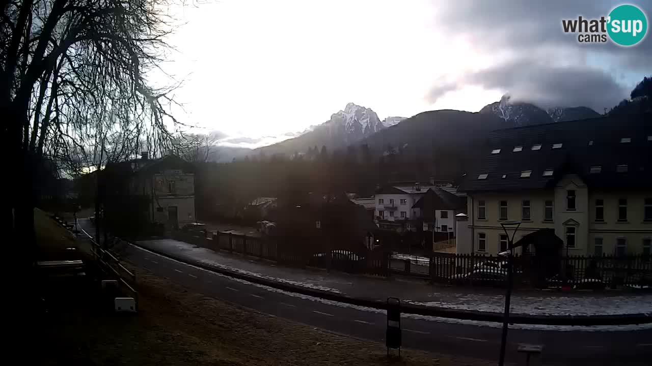 Tarvisio Live webcam – pista ciclabile e il gruppo del Mangart