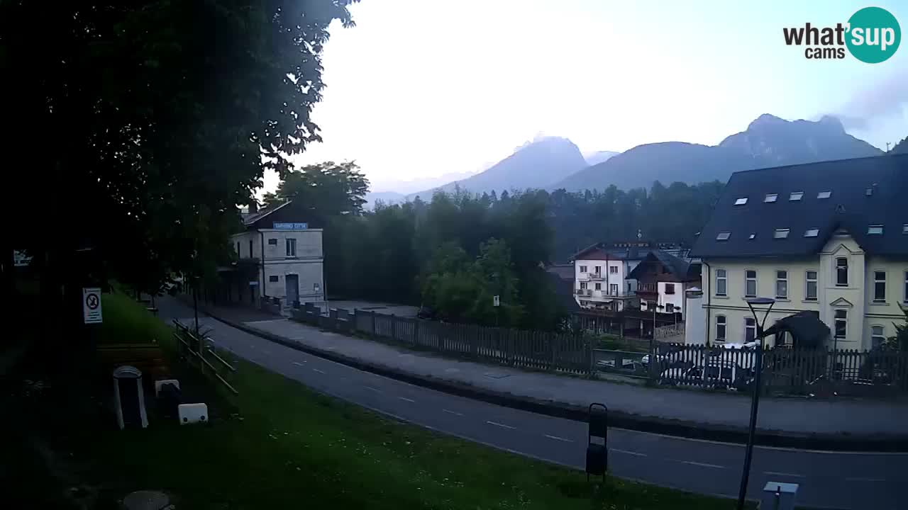 Trbiž kamera v živo – kolesarska pot in Mangart v ozadju