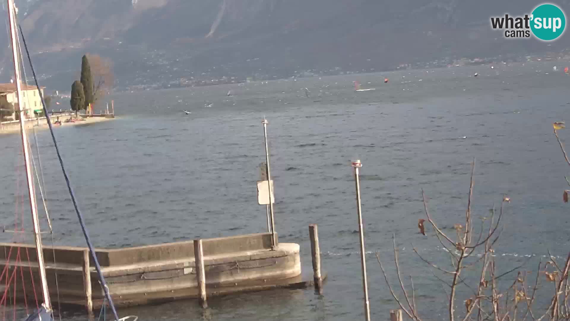 PRA’ DE LA FAM – Porto di Tignale – Windsurfer lago de Garda