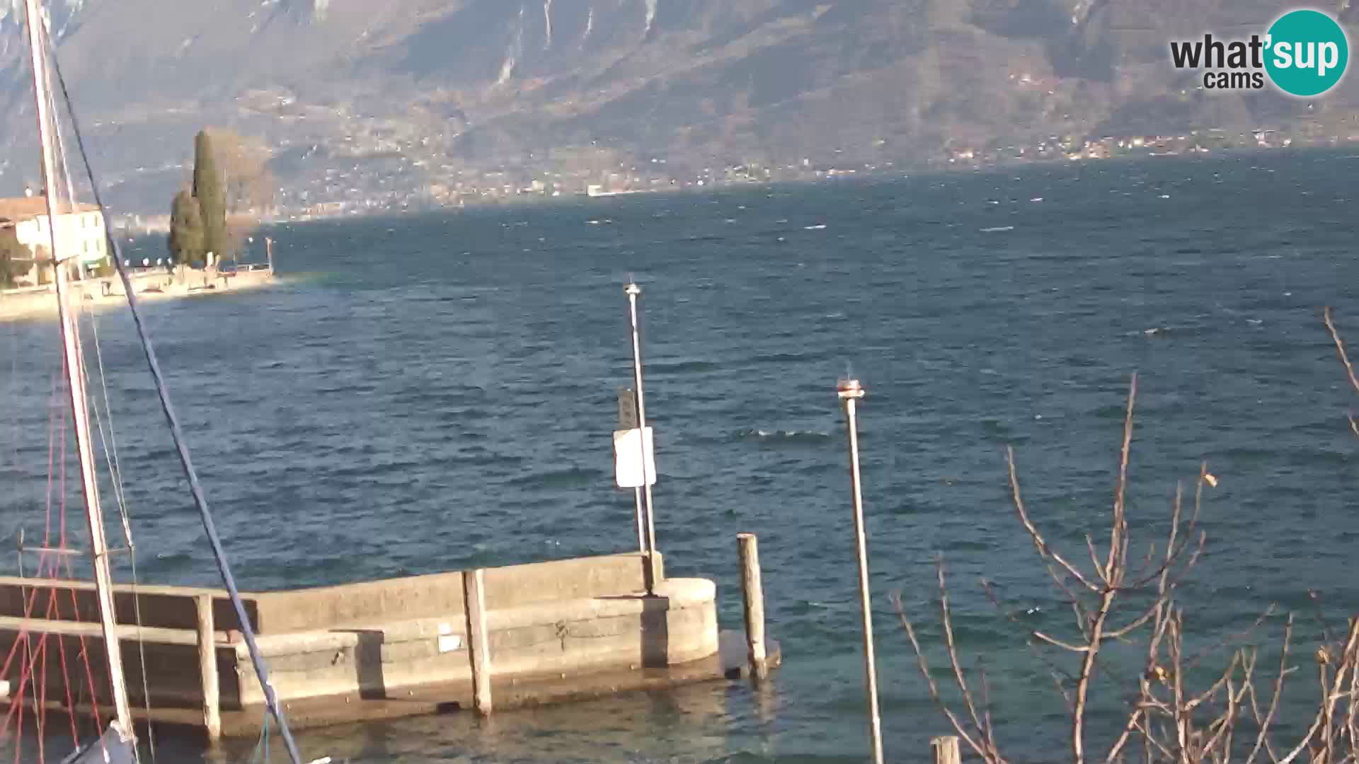 PRA’ DE LA FAM – Porto di Tignale – Windsurfer lago de Garda