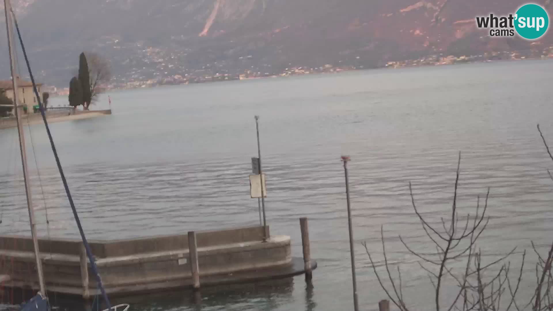 PRA’ DE LA FAM – Porto di Tignale – Windsurfer lago de Garda