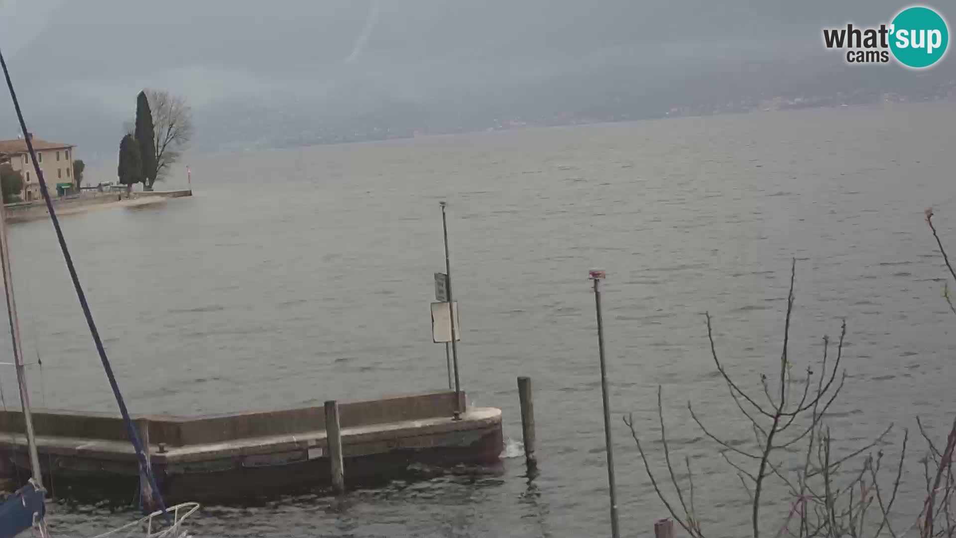 PRA’ DE LA FAM – Porto di Tignale – Windsurfer lago de Garda