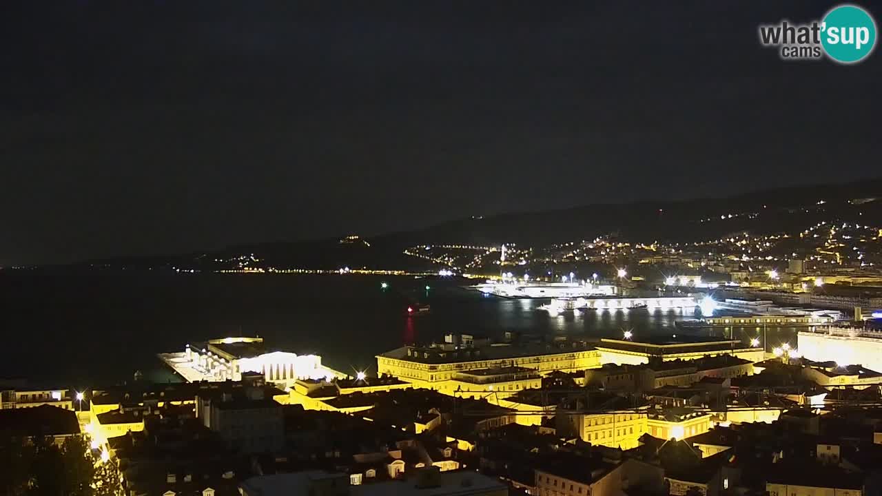 Webcam en direct Trieste, ville, golfe, port et château de Miramare