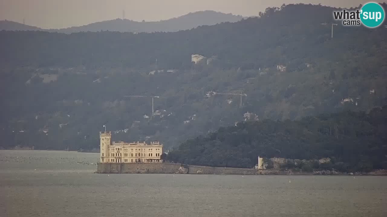 Live webcam Trieste – Panorama della città, del Golfo, stazione marittima e del castello di Miramare