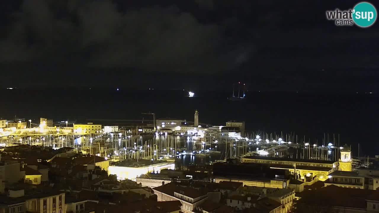 Live webcam Trieste – Panorama della città, del Golfo, stazione marittima e del castello di Miramare