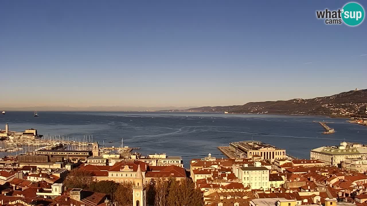 Webcam en vivo Trieste, ciudad, golfo, puerto y castillo de Miramare