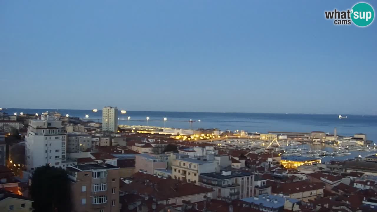 Webcam en vivo Trieste, ciudad, golfo, puerto y castillo de Miramare