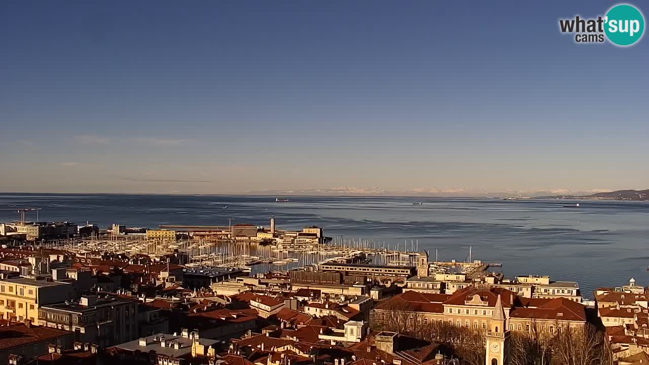 Webcam en vivo Trieste, ciudad, golfo, puerto y castillo de Miramare