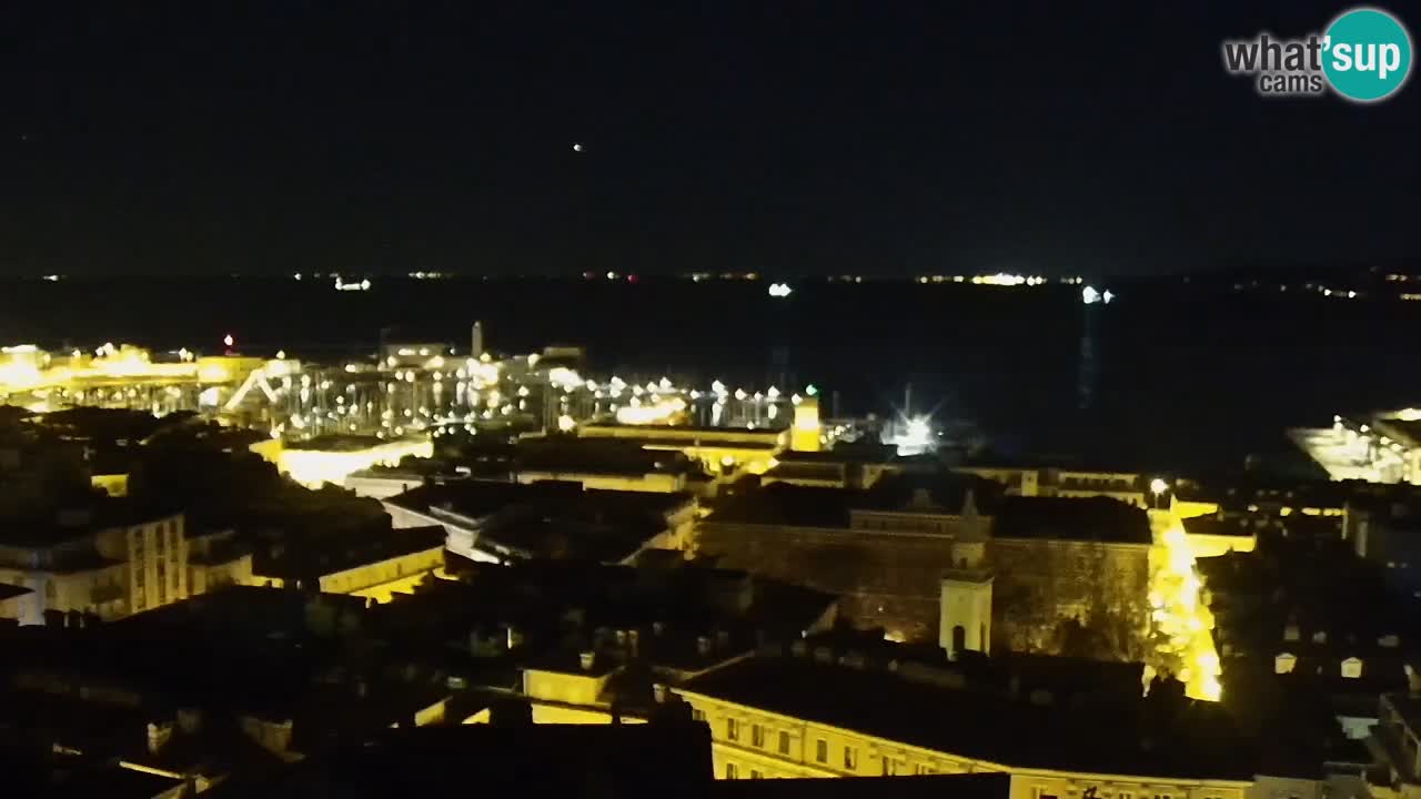 Webcam en direct Trieste, ville, golfe, port et château de Miramare