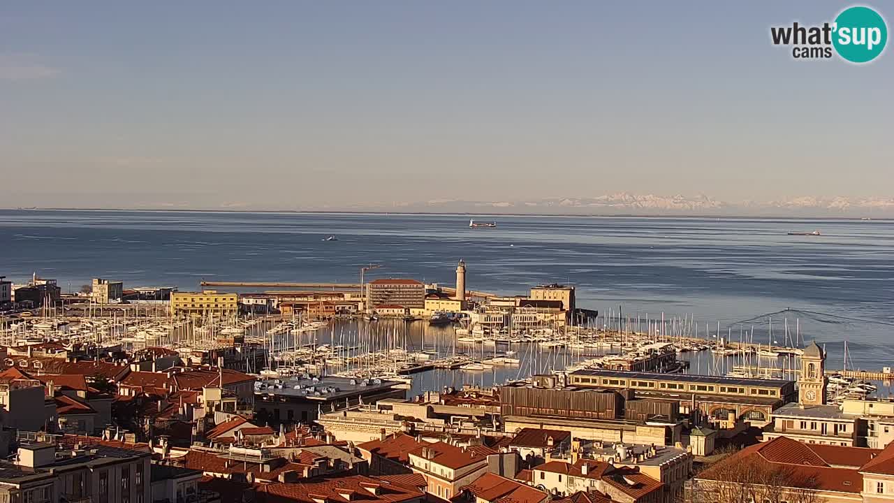 Webcam en direct Trieste, ville, golfe, port et château de Miramare