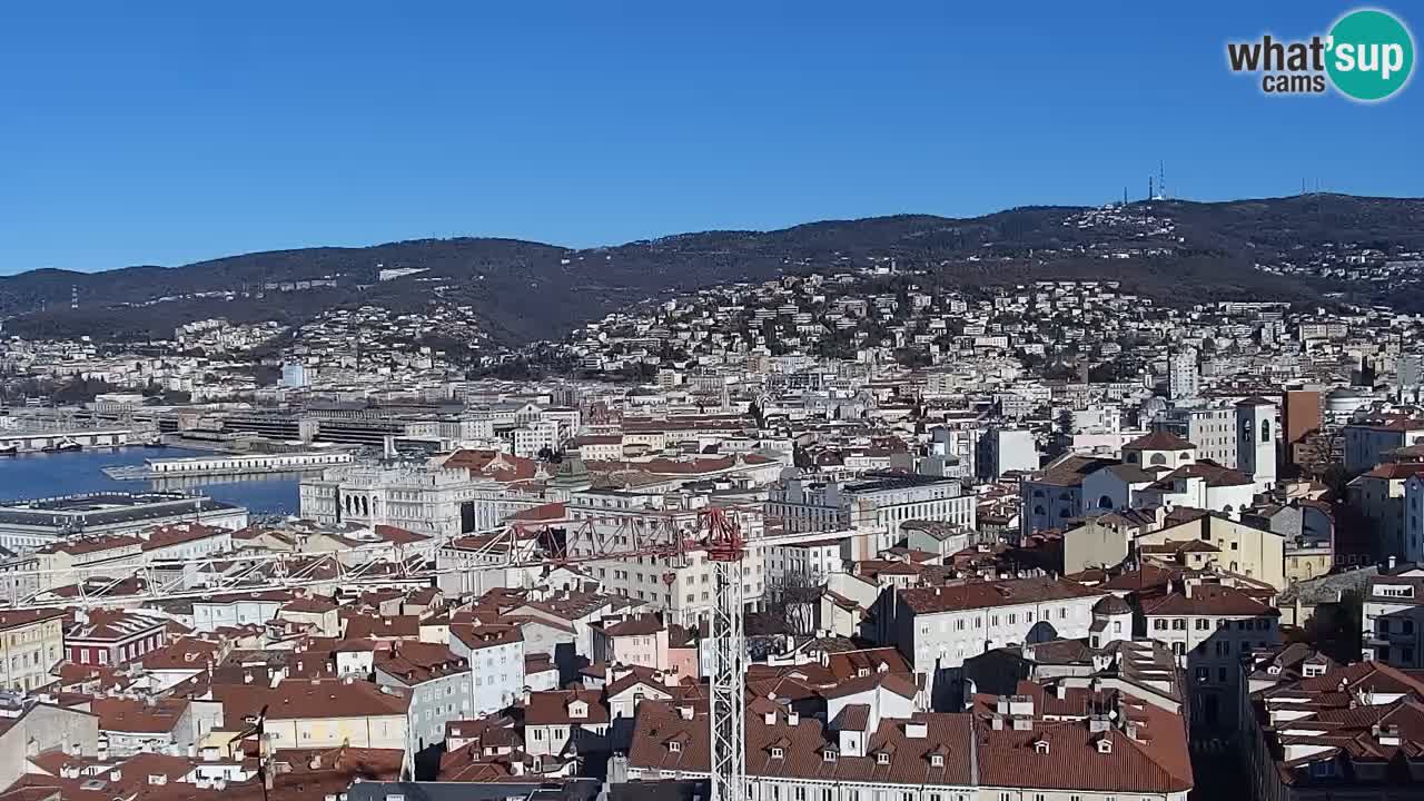 Webcam en direct Trieste, ville, golfe, port et château de Miramare