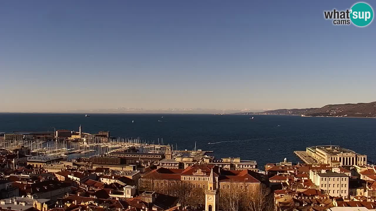 Webcam en direct Trieste, ville, golfe, port et château de Miramare