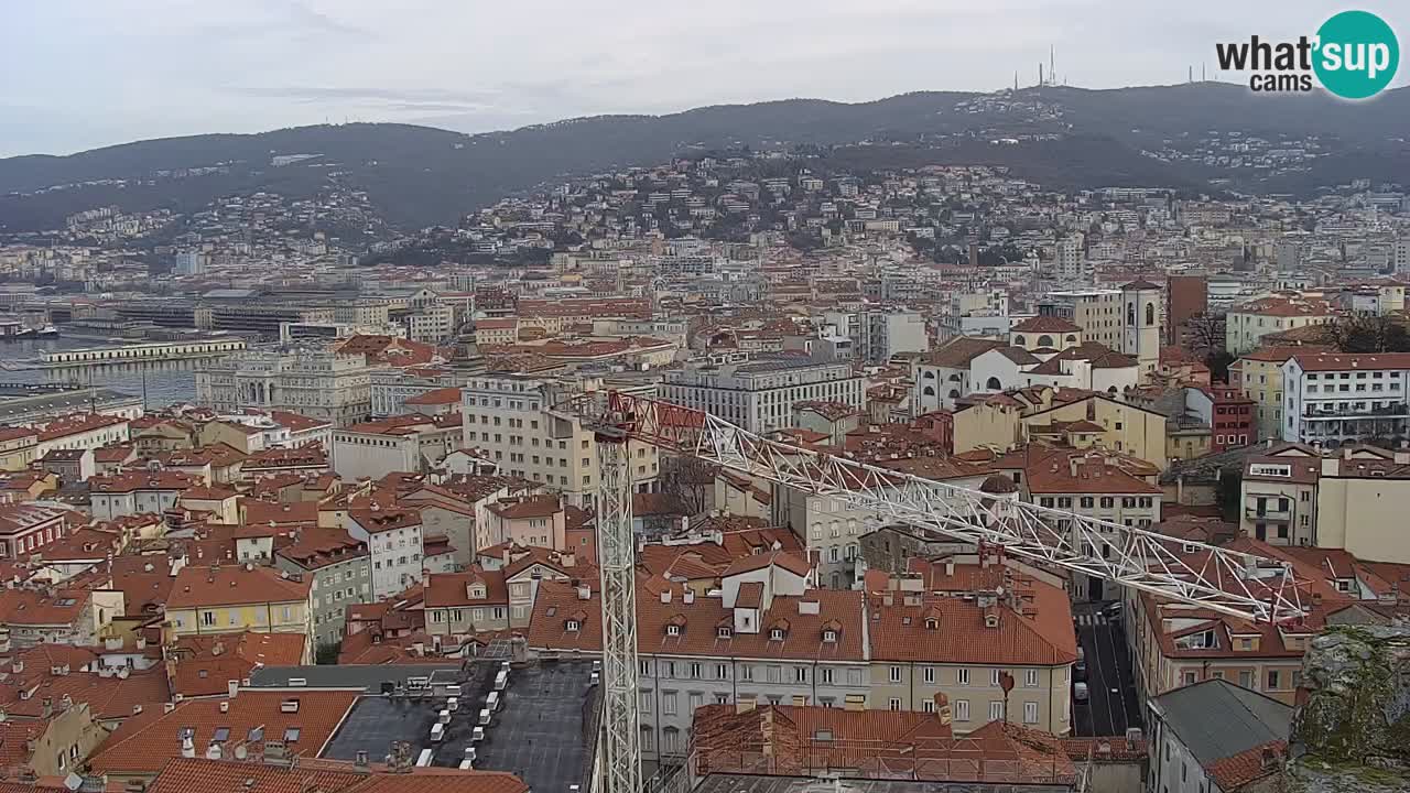 Webcam en direct Trieste, ville, golfe, port et château de Miramare