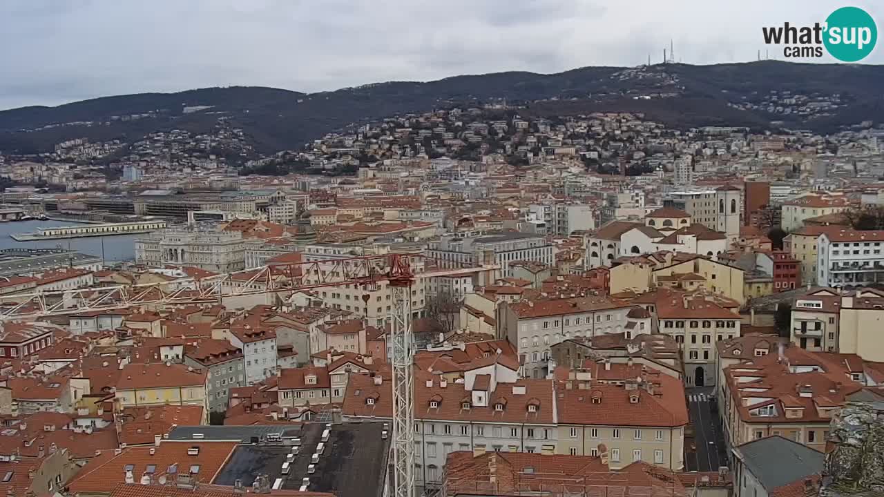 Webcam en direct Trieste, ville, golfe, port et château de Miramare