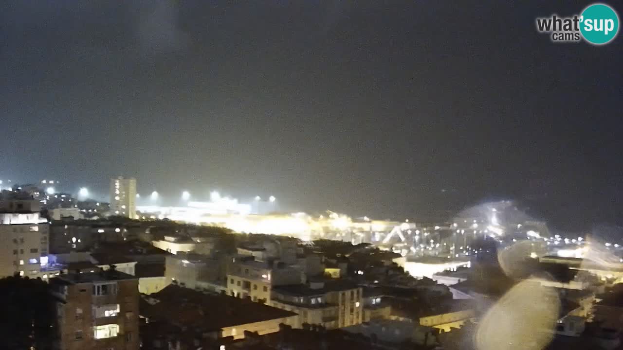 Webcam en direct Trieste, ville, golfe, port et château de Miramare