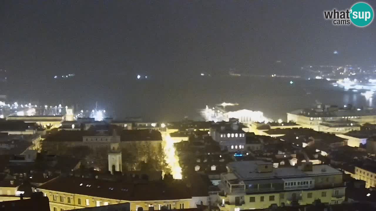 Webcam en direct Trieste, ville, golfe, port et château de Miramare