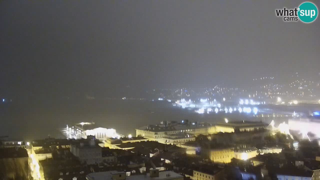 Webcam en direct Trieste, ville, golfe, port et château de Miramare