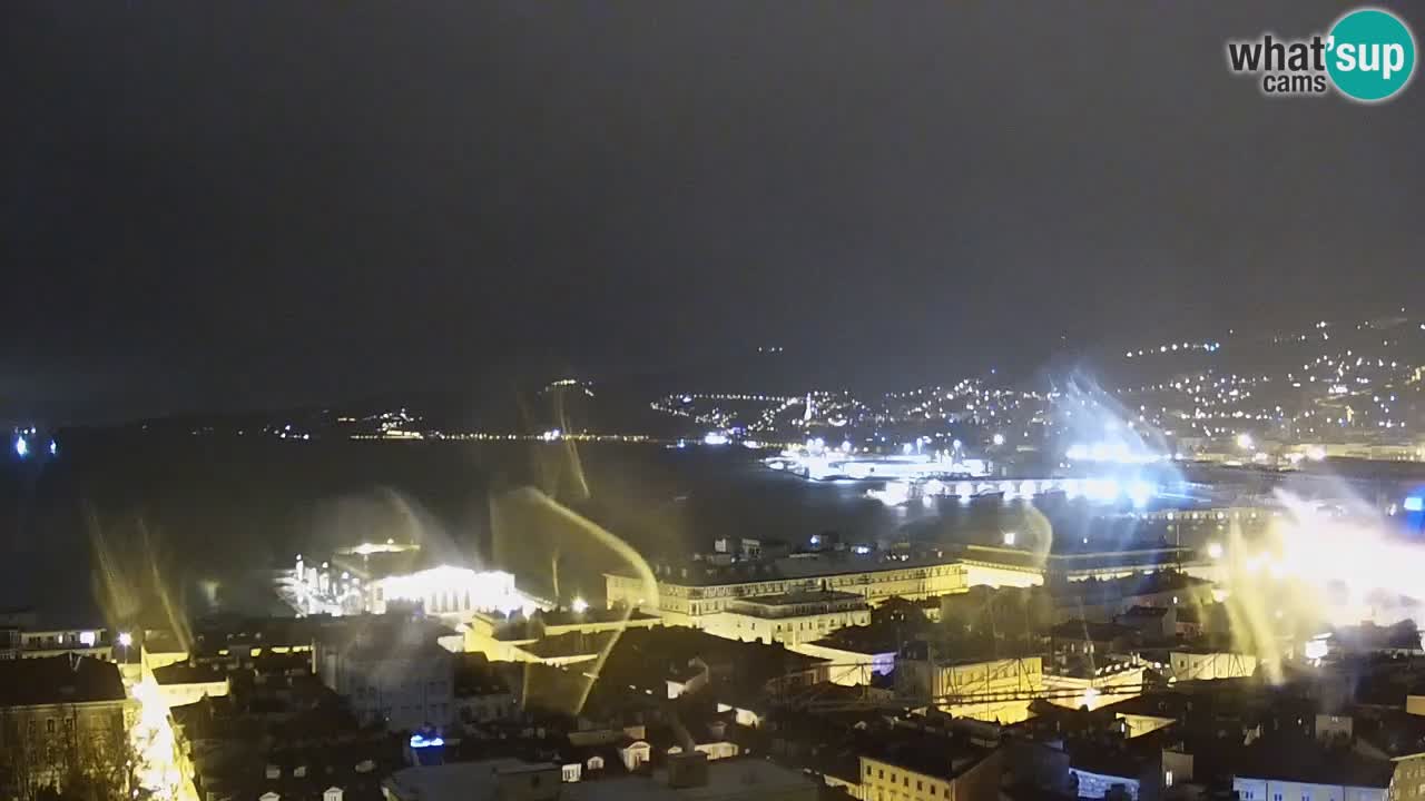 Webcam en direct Trieste, ville, golfe, port et château de Miramare