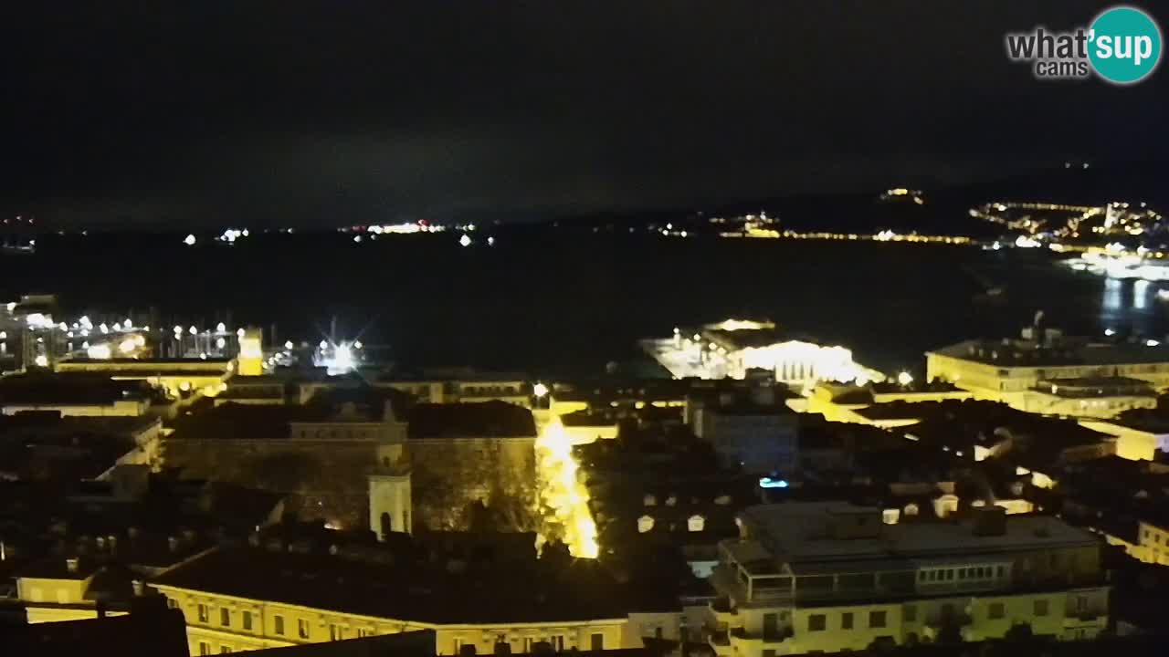 Webcam en direct Trieste, ville, golfe, port et château de Miramare