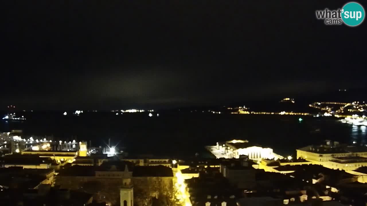 Webcam en direct Trieste, ville, golfe, port et château de Miramare