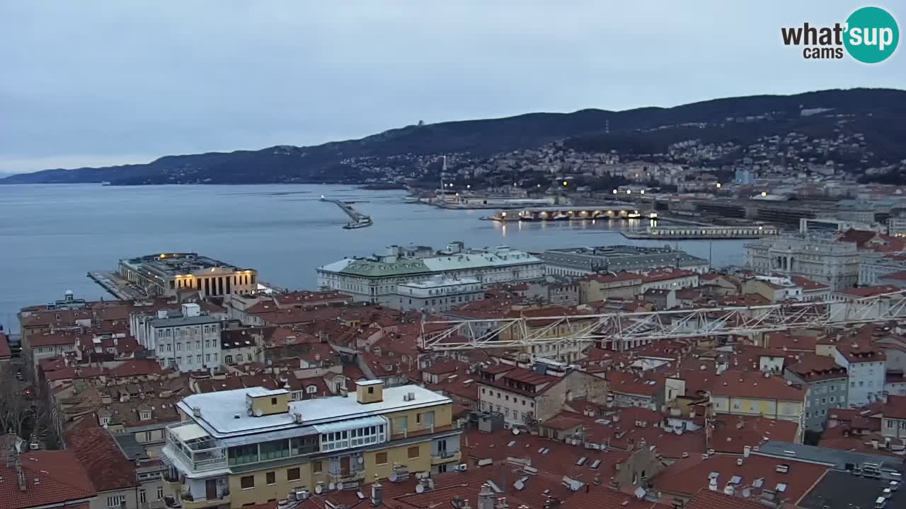 Webcam en vivo Trieste, ciudad, golfo, puerto y castillo de Miramare