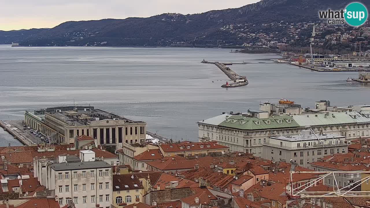 Live webcam Trieste – Panorama of the city, the Gulf, the maritime station and the Miramare castle