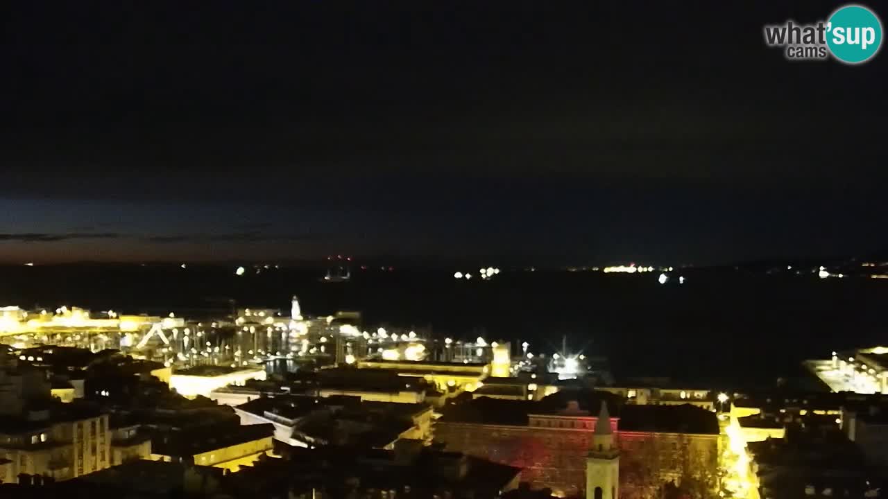 Webcam en direct Trieste, ville, golfe, port et château de Miramare