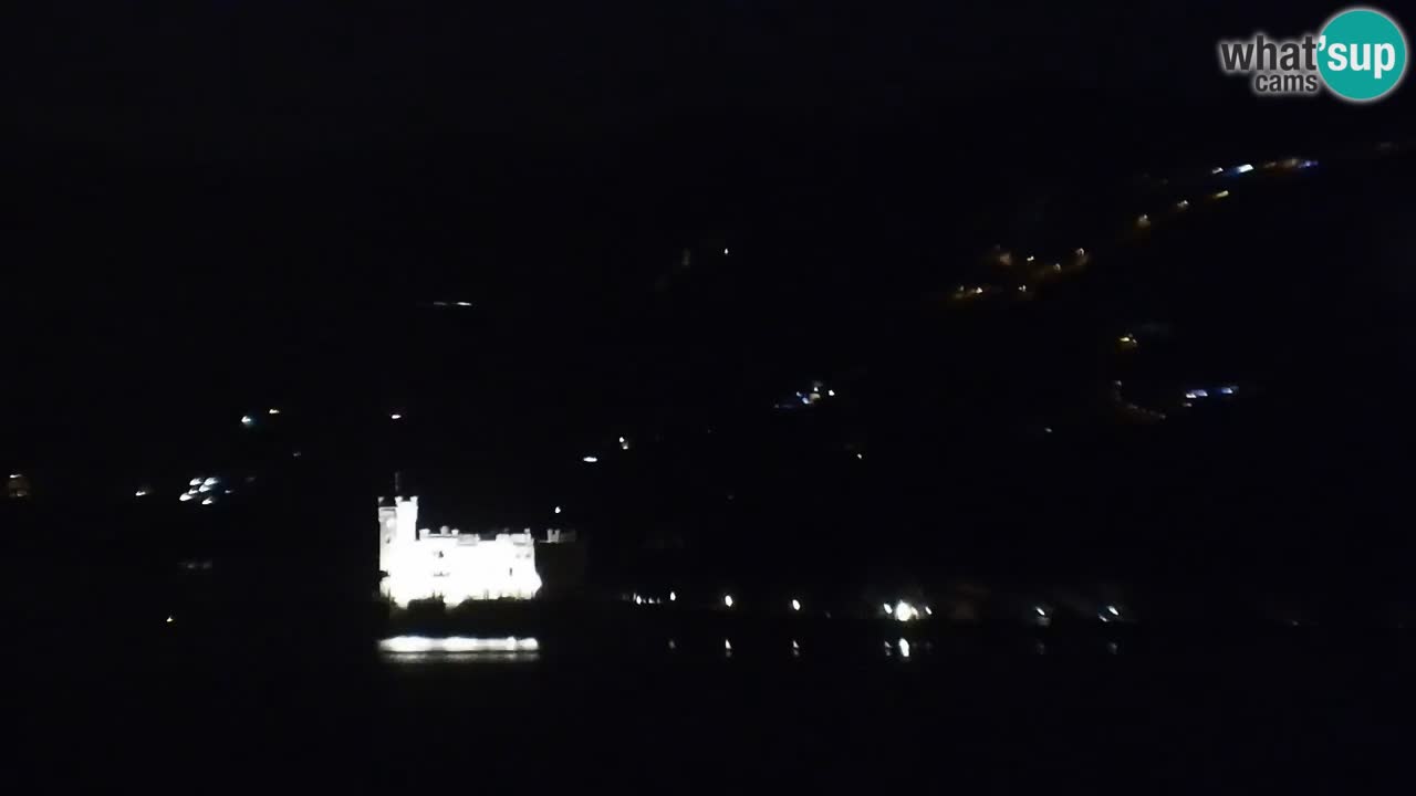 Webcam en direct Trieste, ville, golfe, port et château de Miramare