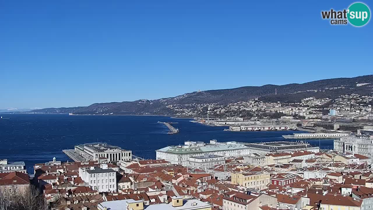 Webcam en direct Trieste, ville, golfe, port et château de Miramare