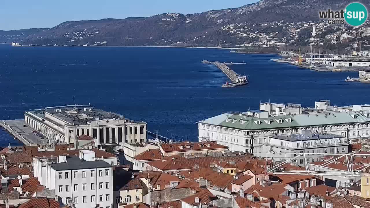 Live webcam Trieste – Panorama della città, del Golfo, stazione marittima e del castello di Miramare