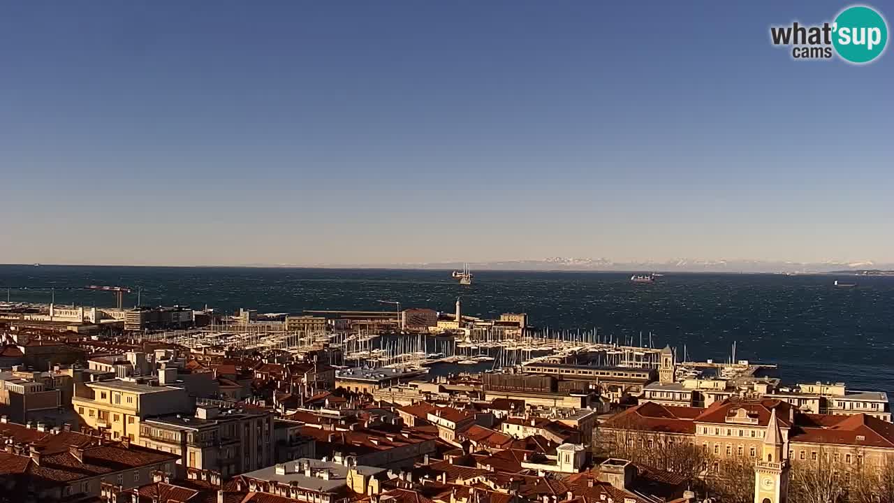 Live webcam Trieste – Panorama della città, del Golfo, stazione marittima e del castello di Miramare