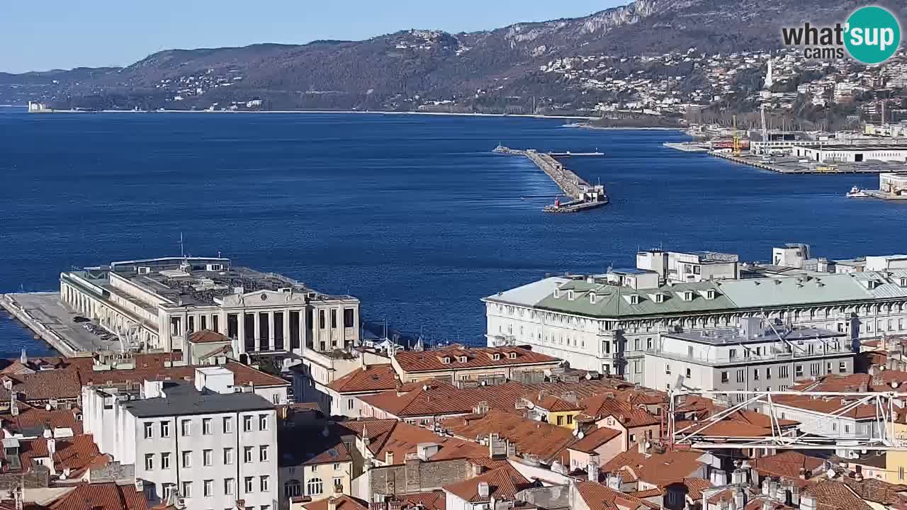 Webcam en direct Trieste, ville, golfe, port et château de Miramare